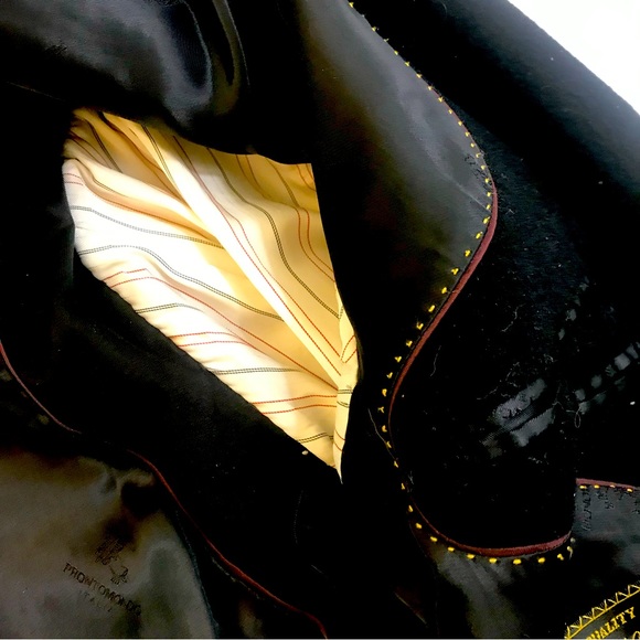 ProntoMondo Cashmere and Wool Three Button Blazer - Picture 12 of 16